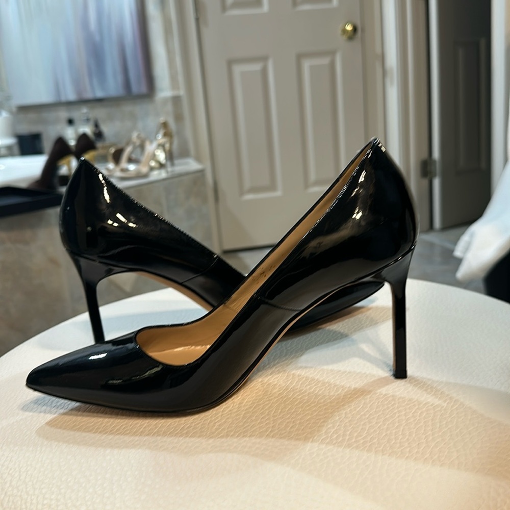 Manolo Blahnik Black 3 inch pumps